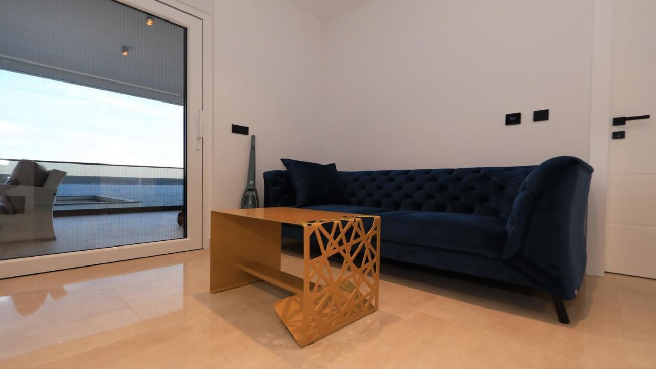 Adastra Apartments Maslenica Exterior photo