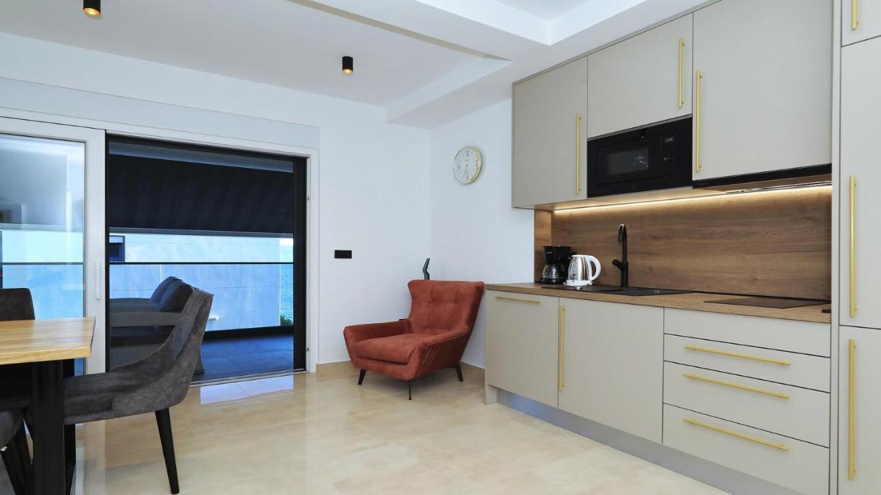 Adastra Apartments Maslenica Exterior photo