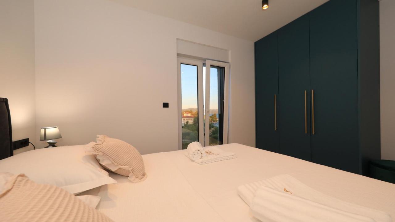 Adastra Apartments Maslenica Exterior photo